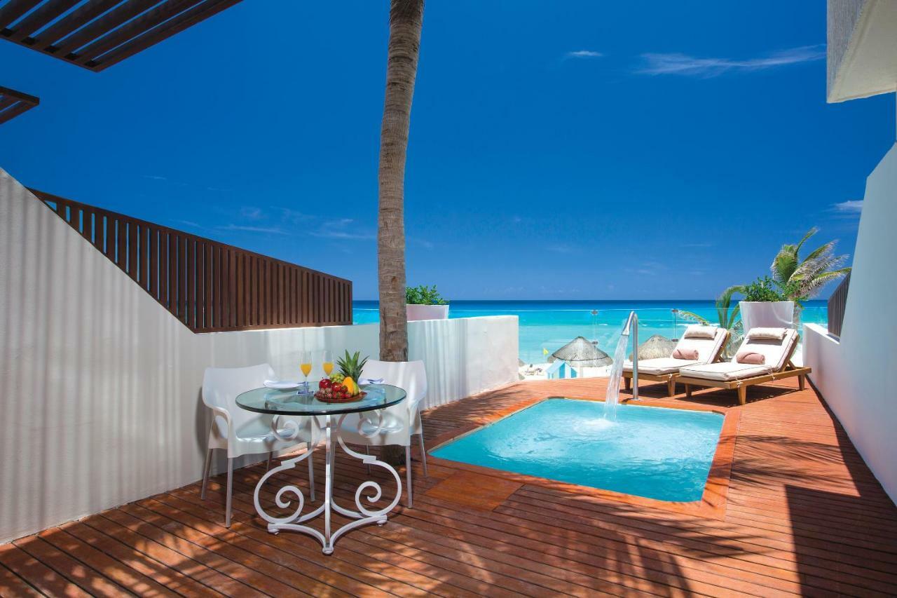 Grand Oasis Sens - All-Inclusive Adults Only Cancún Esterno foto A swim-out room at the Hard Rock Hotel